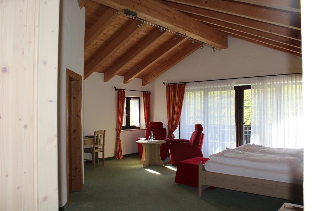 Hubertushof Hotel Garni Oberstaufen Oda fotoğraf